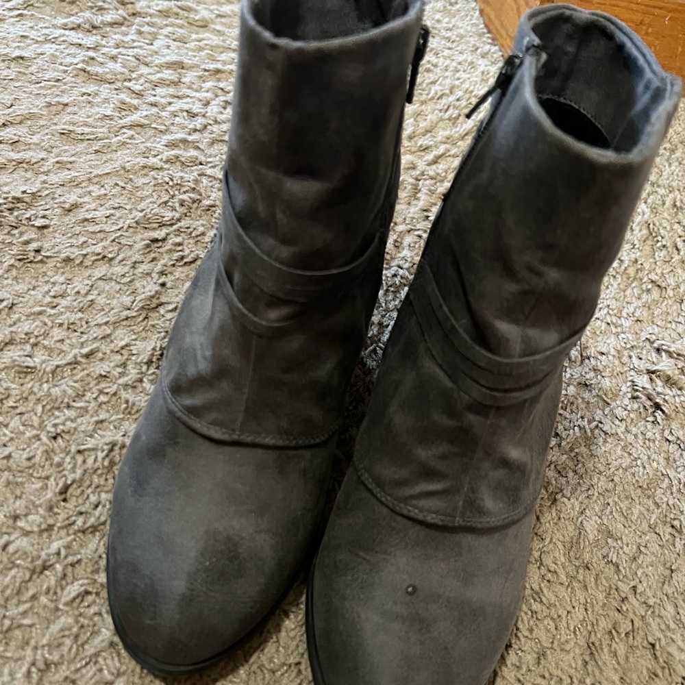 Maurice’s wedge booties